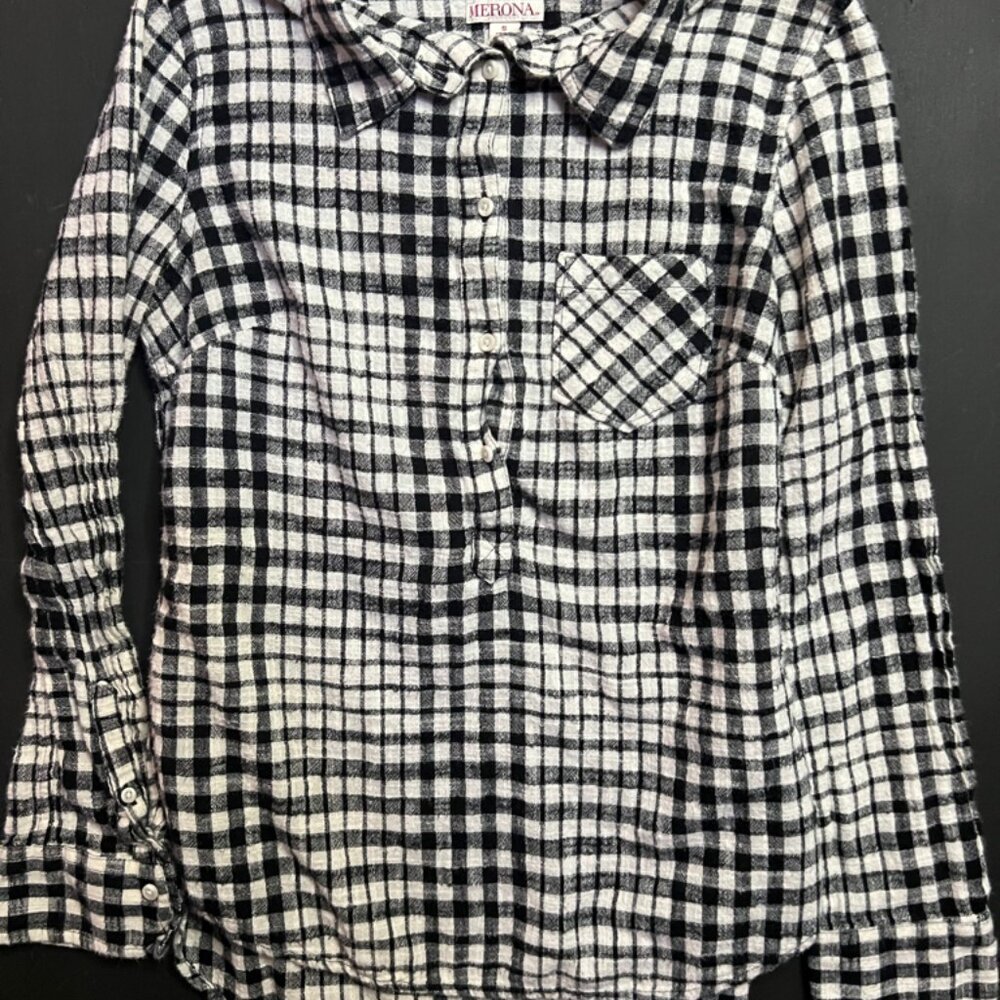 Merona Long-Sleeve Woman’s Plaid‎ Blouse Sz. S